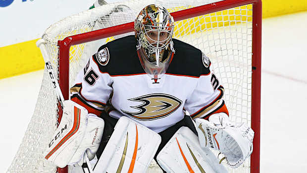 anaheim-ducks-john-gibson-donkey-kong-mask-photos.jpg